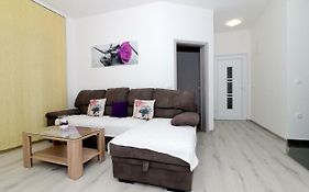 Apartmens Leona